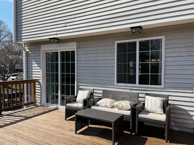 Building Photo - 10201 Millstream Dr