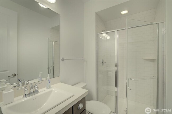 Building Photo - 5Bd/4.5Ba Sammamish House