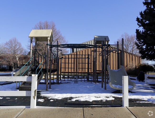 Building Photo - Summersong Townhomes