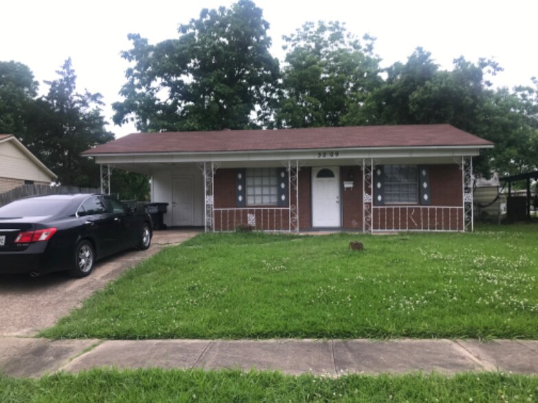 Primary Photo - 3009 Gaines St
