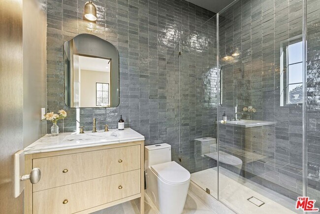 Building Photo - 14273 Greenleaf St