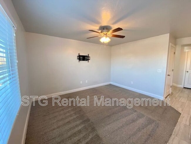 Building Photo - 3132 S Relic Ridge Dr