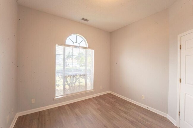 Building Photo - 123 West Tisbury Lane
