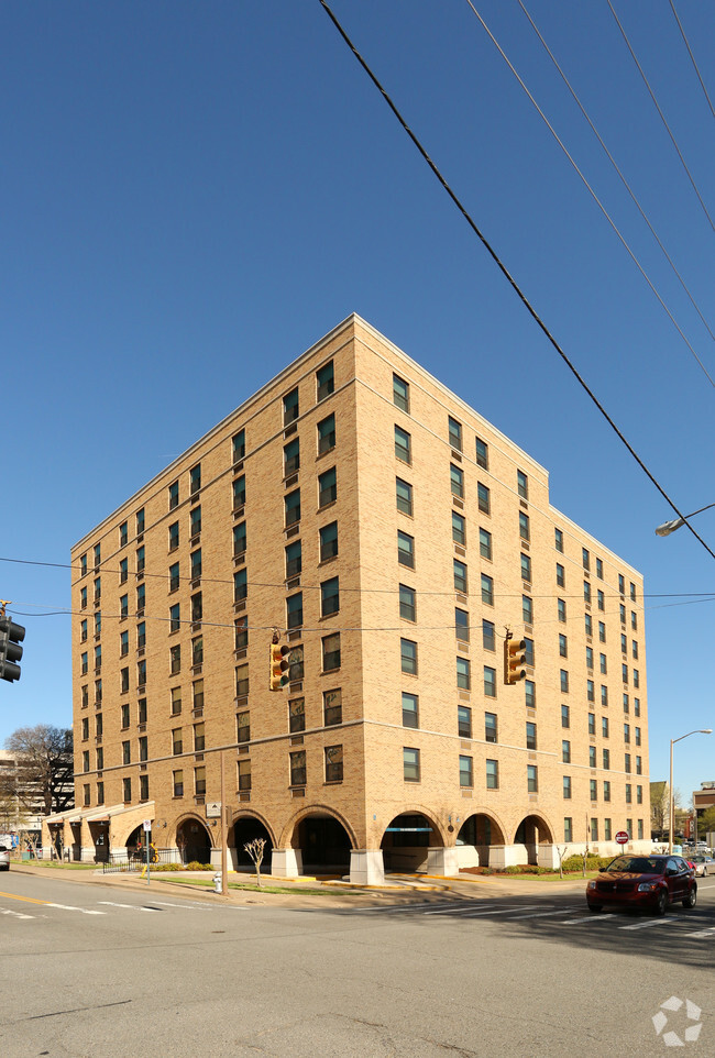 224 E 7th St - Buffington Towers - Buffington Towers Apartments