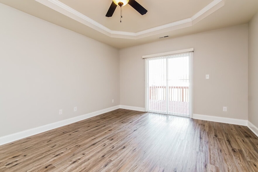 Building Photo - 45 Oakton Dr