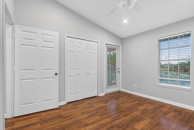 Building Photo - Pristine in PVB
