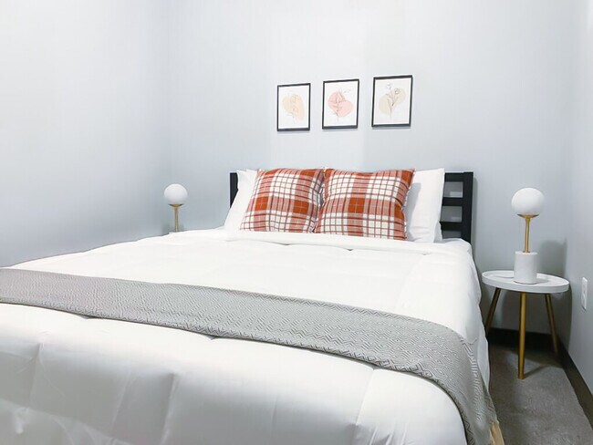 Building Photo - 2301 Ingersoll Ave