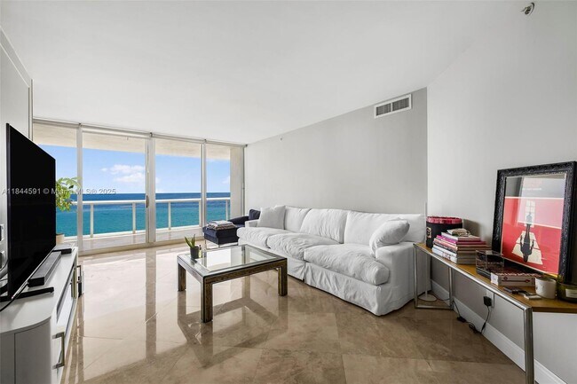 Building Photo - 4775 Collins Ave