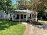 Building Photo - 3 bedroom 1 bath home walking/biking distance to campus