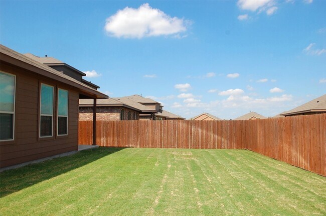 Building Photo - 473 Spring Dr