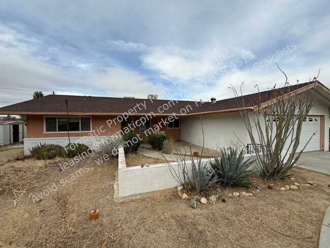 Primary Photo - Spacious Pet-Friendly 3-Bedroom Home with ...