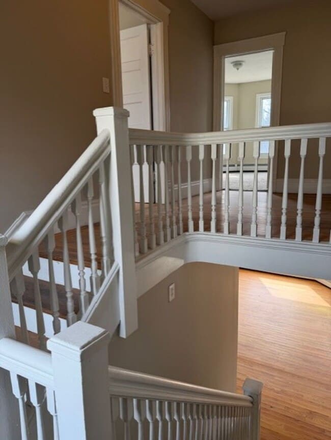 Building Photo - 329 Salt Springs Rd