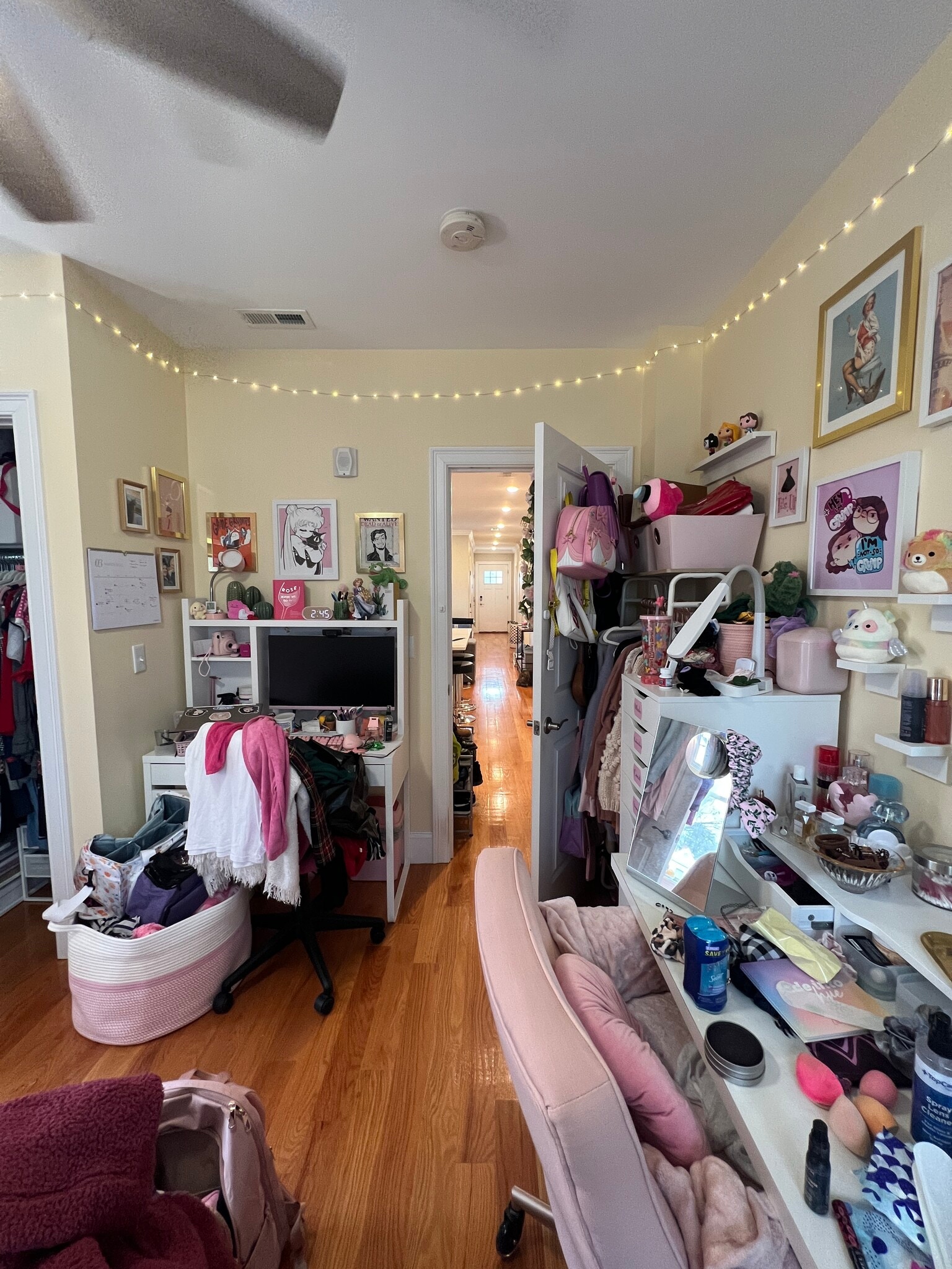 Building Photo - 118 Holland St