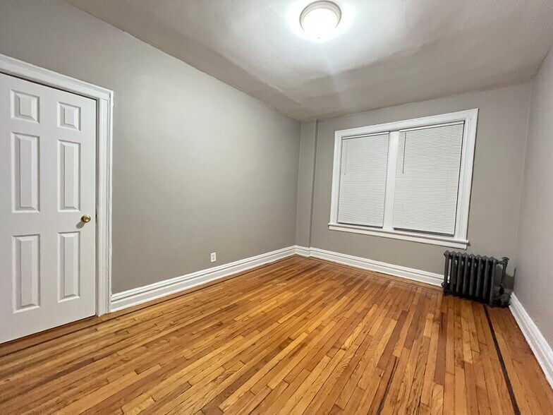 115 Fairview Ave 21 - 111 Fairview Ave