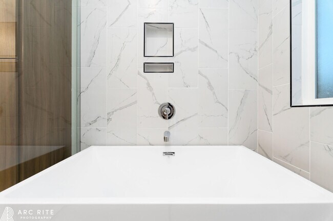 Building Photo - 4523 22nd Pl