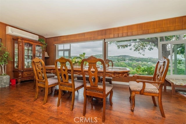 Building Photo - 2832 E Farview Ln