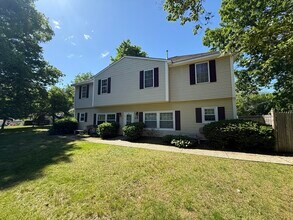 Building Photo - 28 Crestview Dr