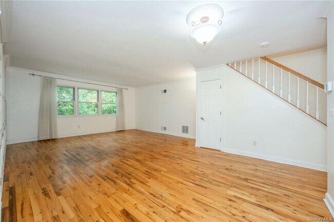 Building Photo - 130 Texas Ave