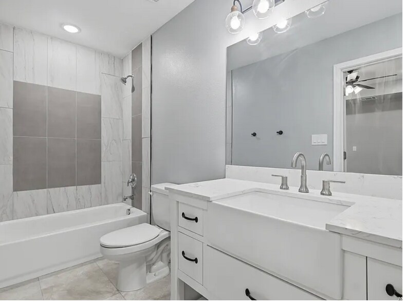 Building Photo - 1197 Chisolm Trail