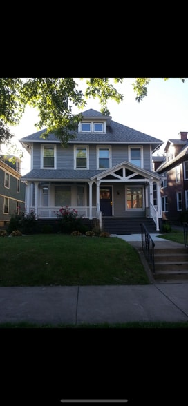 Primary Photo - 51 Oak St