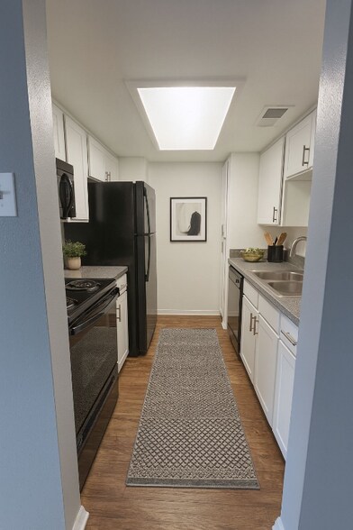 Building Photo - 1823 S Las Vegas Trail