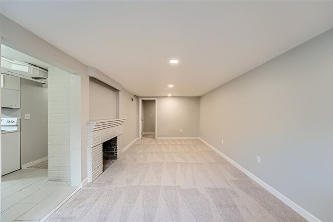 Building Photo - Charming and newly remodeled 4 bed x 2 bat...