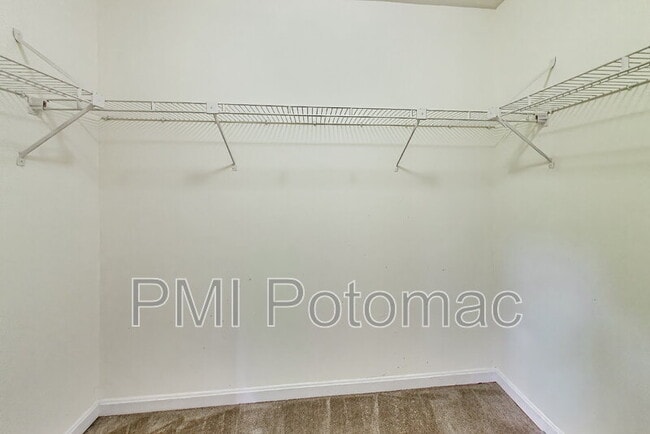 Building Photo - 18310 Streamside Dr
