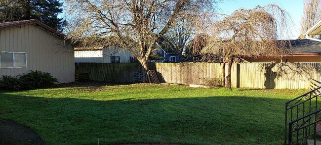 Building Photo - Charming 3-Bedroom home near BTC