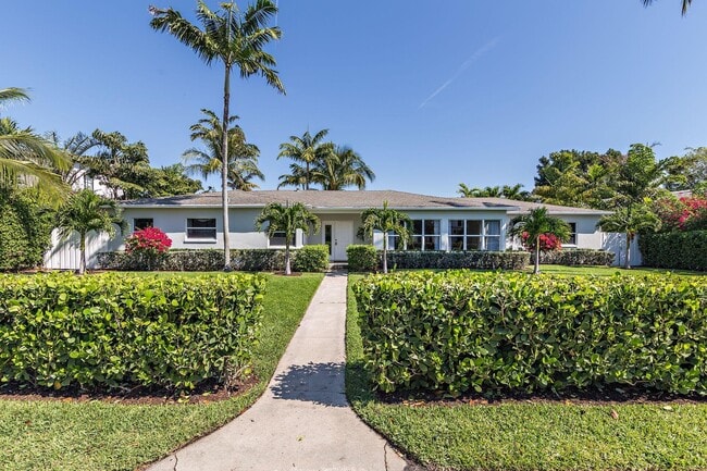 Building Photo - 225 Russlyn Dr