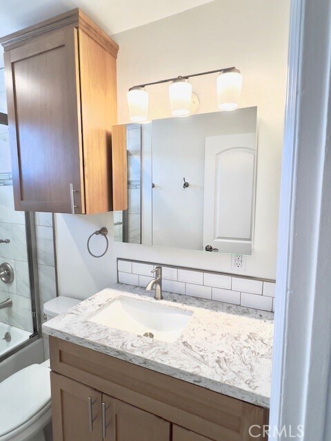 Building Photo - 711 N Soldano Ave