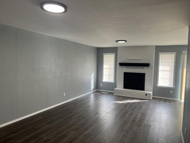 Building Photo - 14106 E 19th Pl S