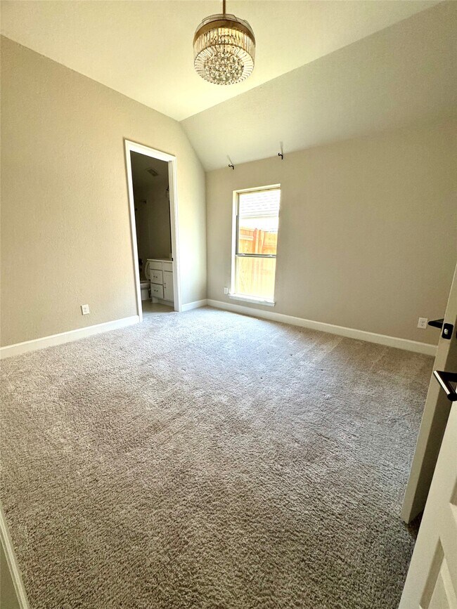 Building Photo - 7211 Sylvan Birch Trl
