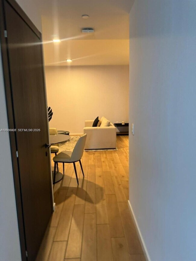 Building Photo - 398 NE 5th St