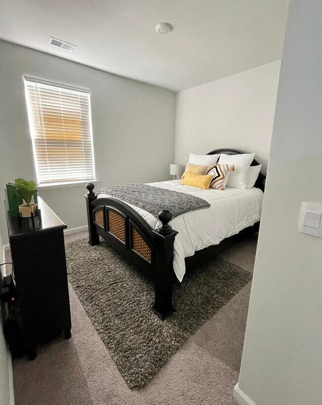 Building Photo - 2156 Ainsley Dr