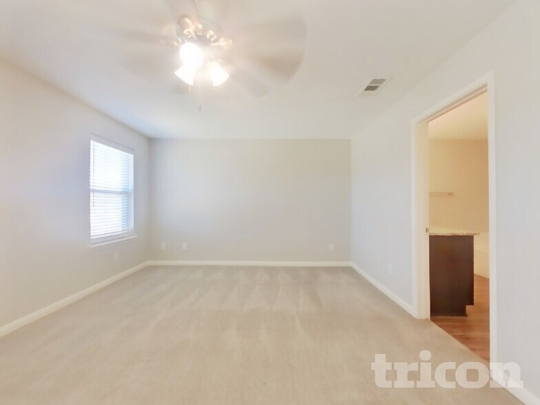 Building Photo - 5300 Persimmon Dr