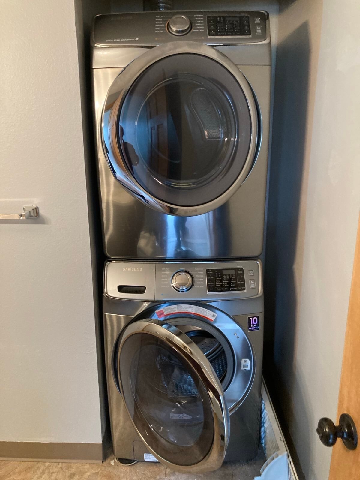 Building Photo - 1106 Wildrose Ct