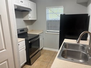 Building Photo - 5628 Birchmont Dr