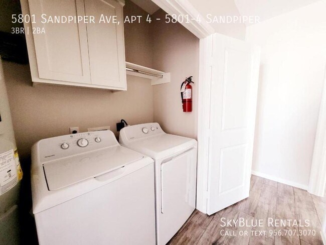 Building Photo - 5801 Sandpiper Ave