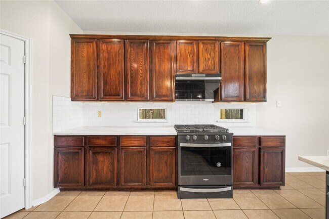 Building Photo - 8306 Golden Harbor