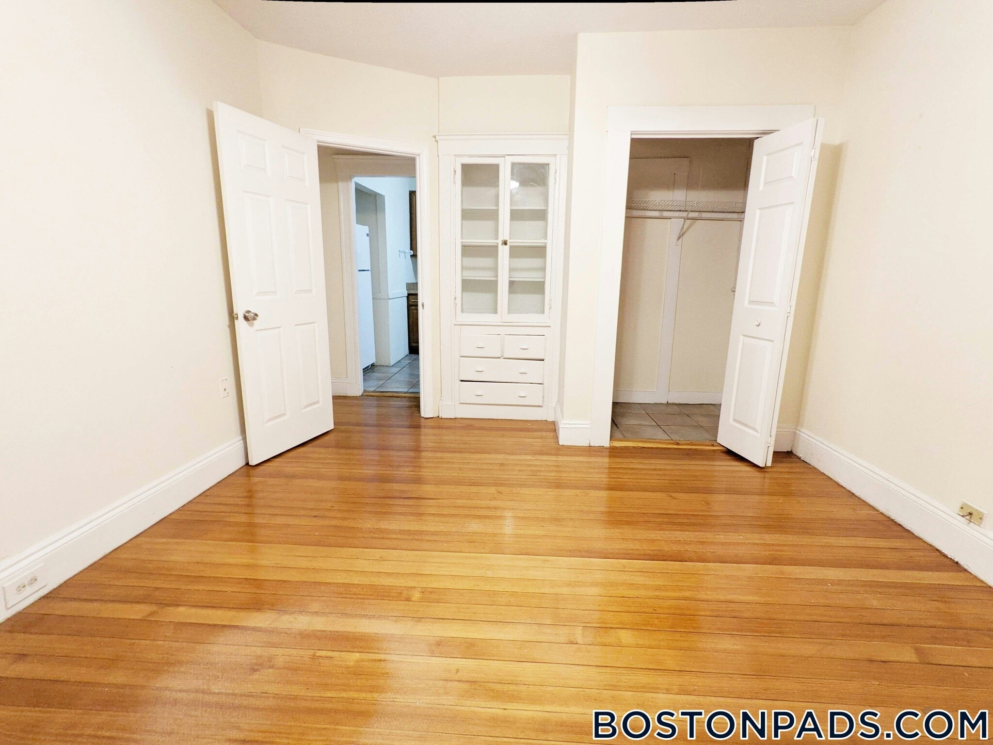 Building Photo - 520 Cambridge St