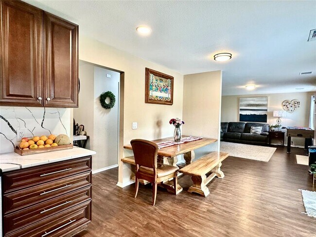 Building Photo - 817 Tapestry Cove