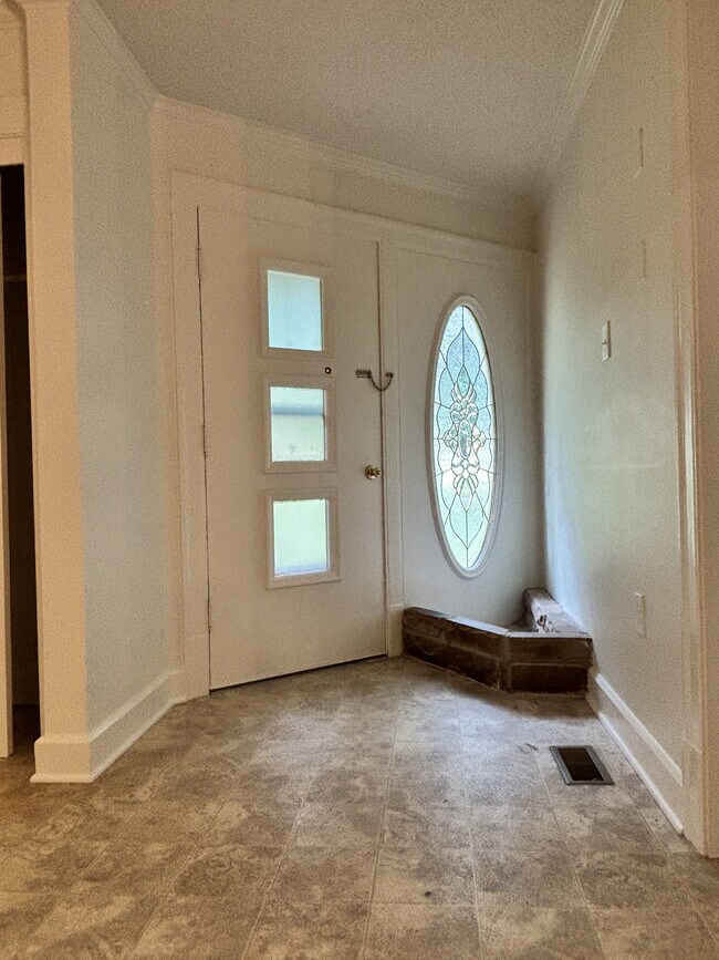 Building Photo - 1301 Richland Pl