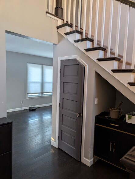 Building Photo - 634 Hancock Ct