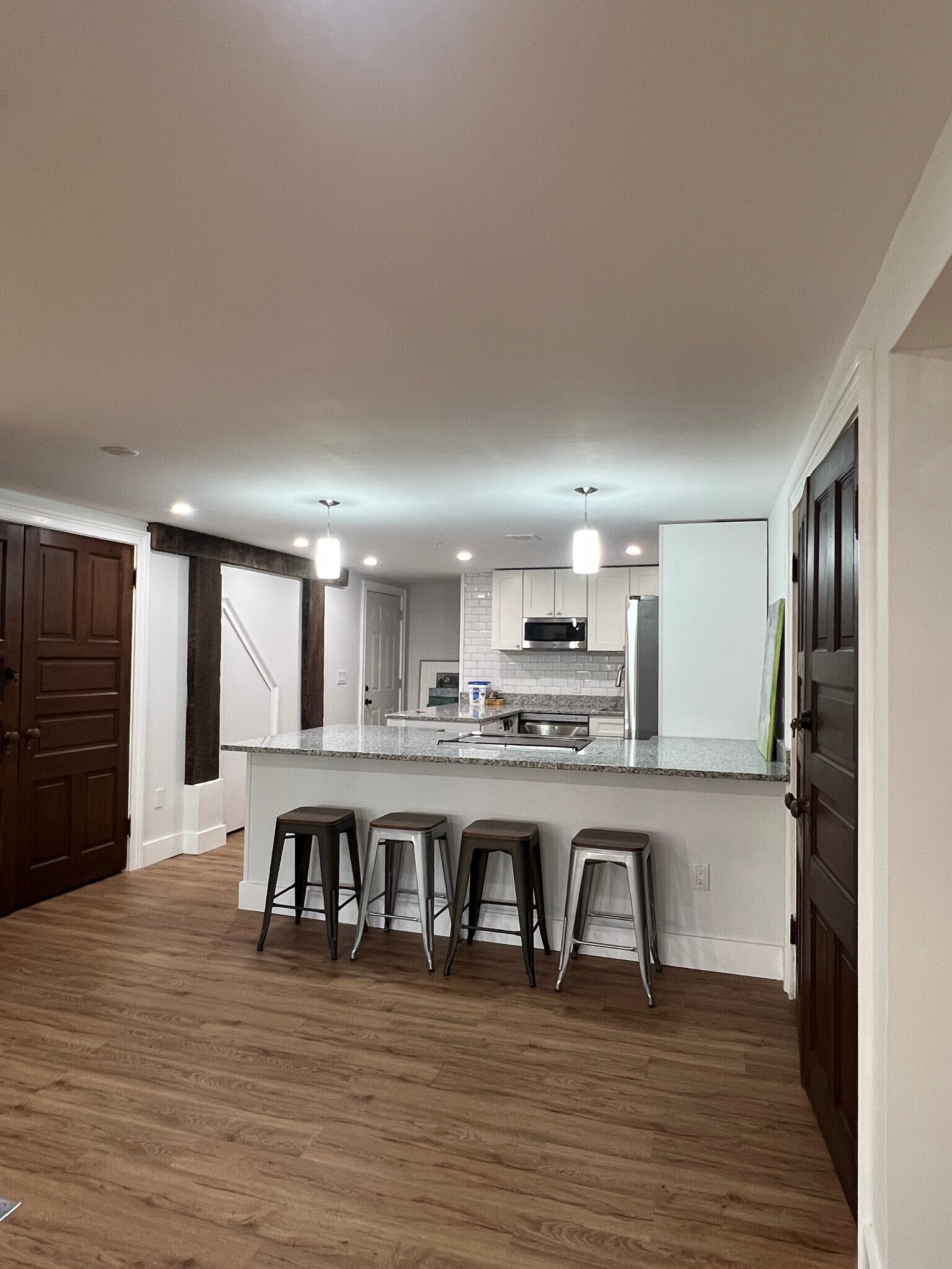Kitchen Bar - 2029 Maryland Ave