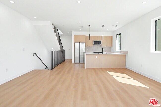 Building Photo - 6212 Banner Ave