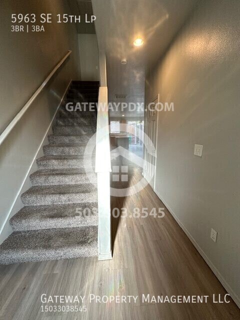 Building Photo - 5963 SE 15th Loop