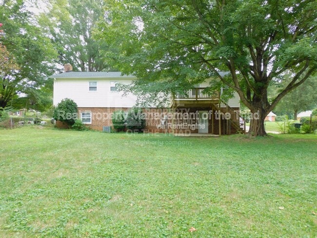Building Photo - 284 Longmeadow Dr