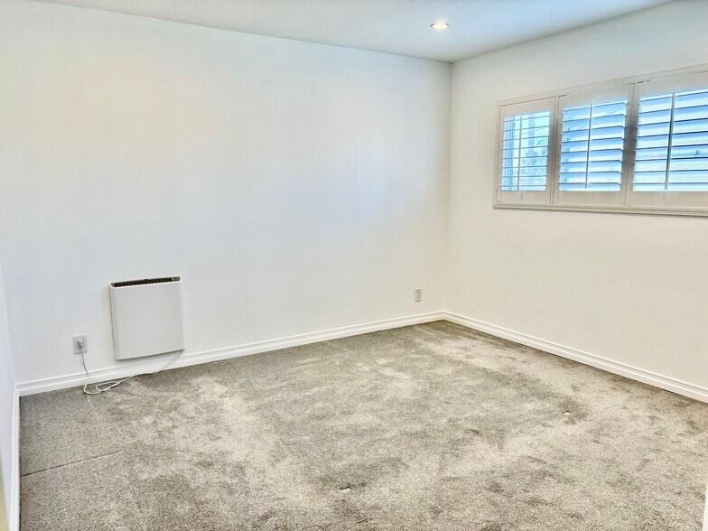 Building Photo - 229 Bicknell Ave