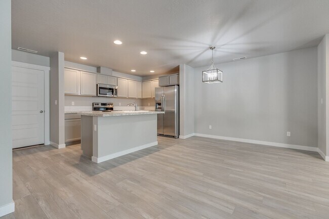Building Photo - You can be HOME in this beautiful townhome!