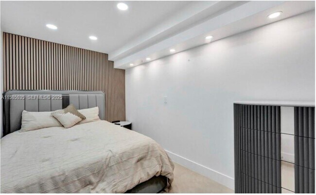 Building Photo - 4001S S Ocean Dr